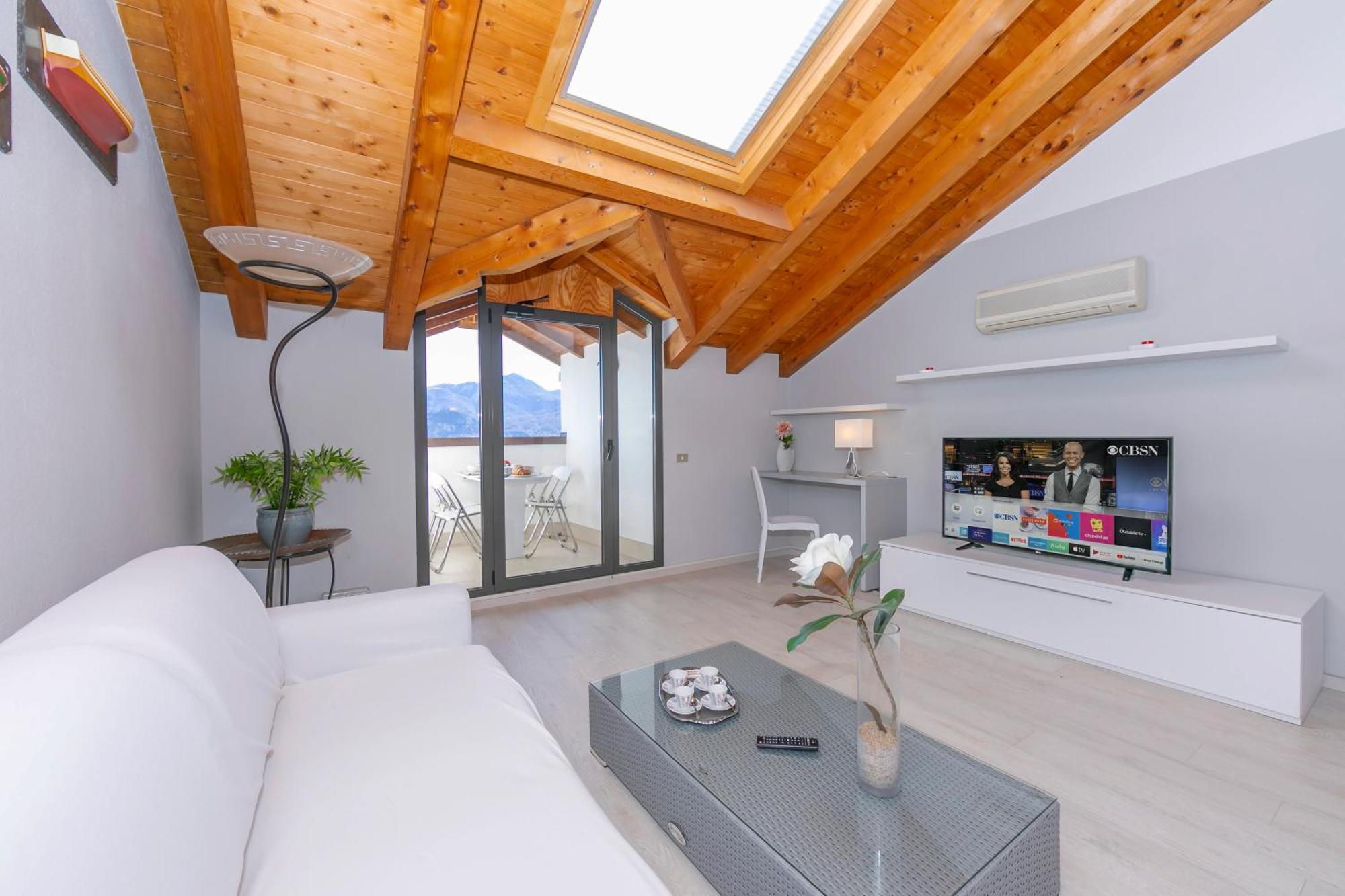 Blu Lake Apartment On Ghiffa Beach - Happy Rentals Eksteriør billede