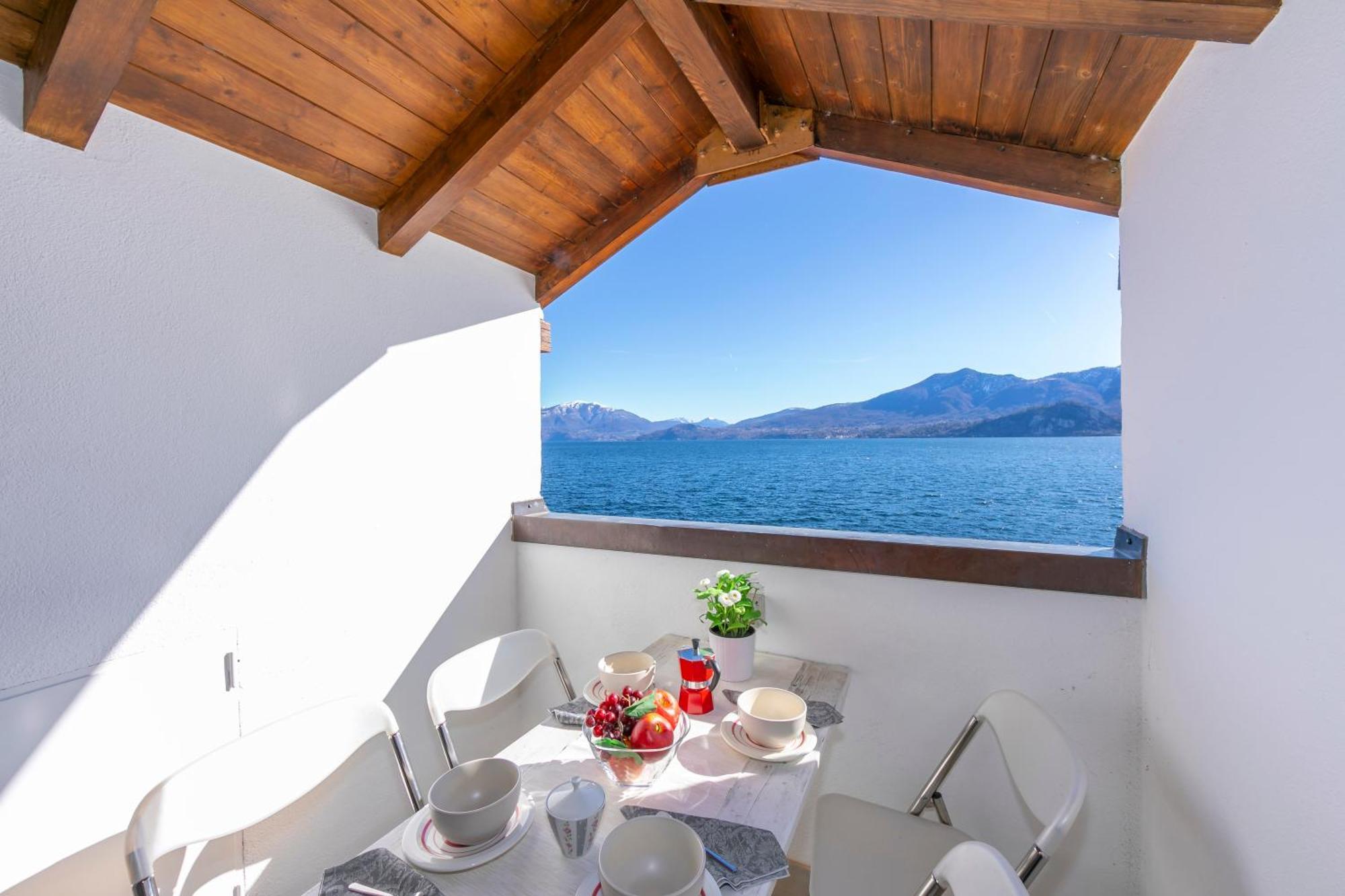 Blu Lake Apartment On Ghiffa Beach - Happy Rentals Eksteriør billede